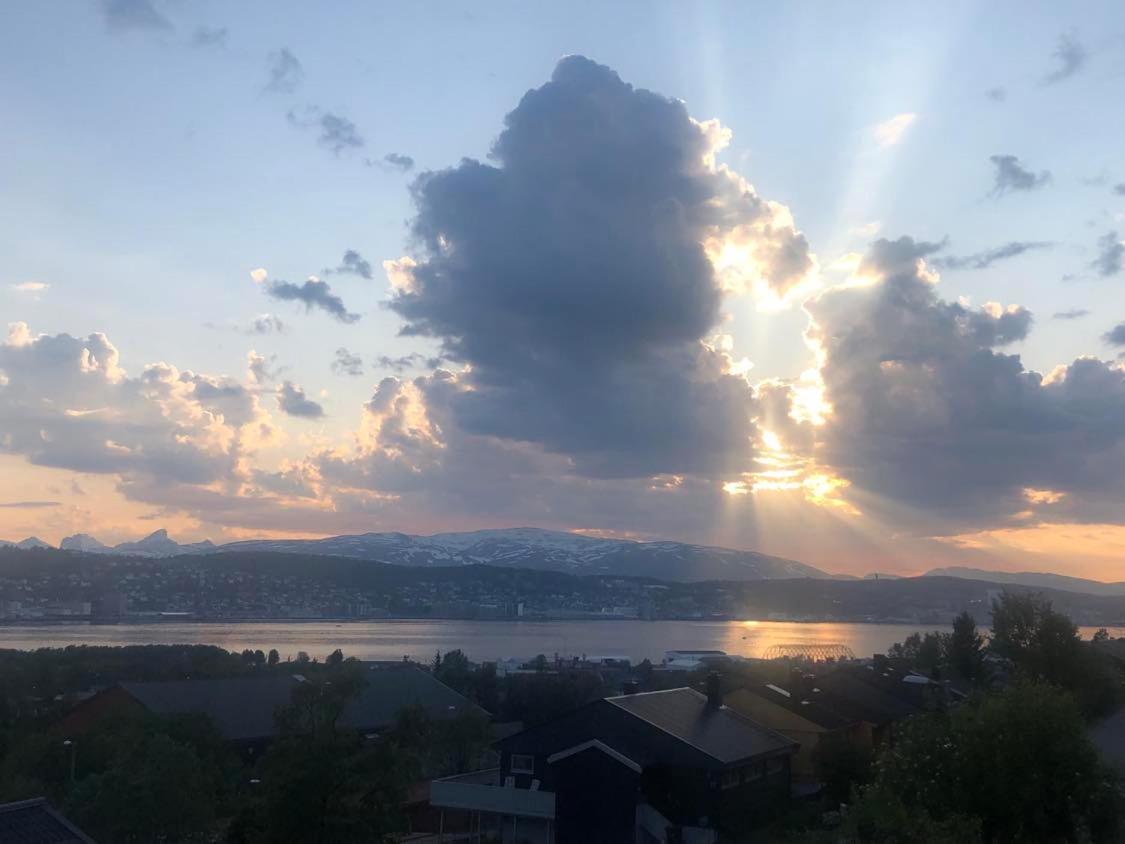 トロムソ Large House With Spectacular Viewヴィラ エクステリア 写真
